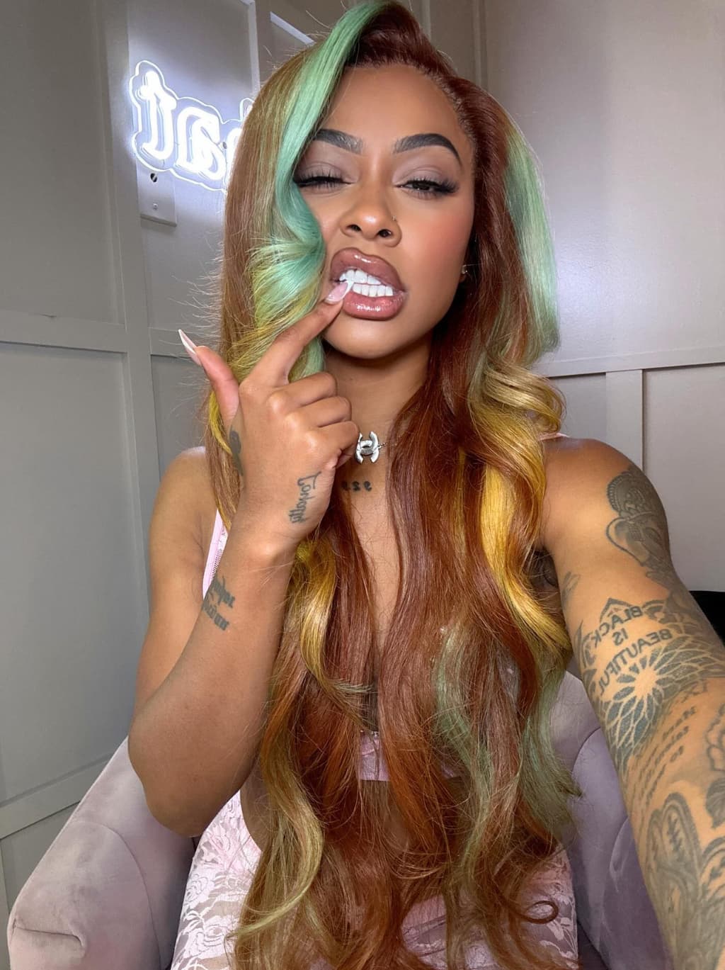 Dorsanee Brown Aqua Blue Yellow Skunk Stripe Highlights 13x4 Lace Front Human Hair Wigs 200 Density - Image 2