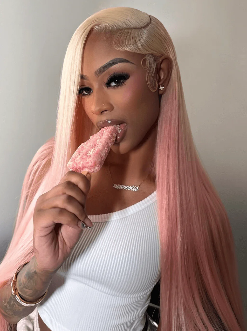 Dorsanee Ombre Blonde Light Pink Bone Straight 13x4 Lace Front Human Hair Wigs - Image 2