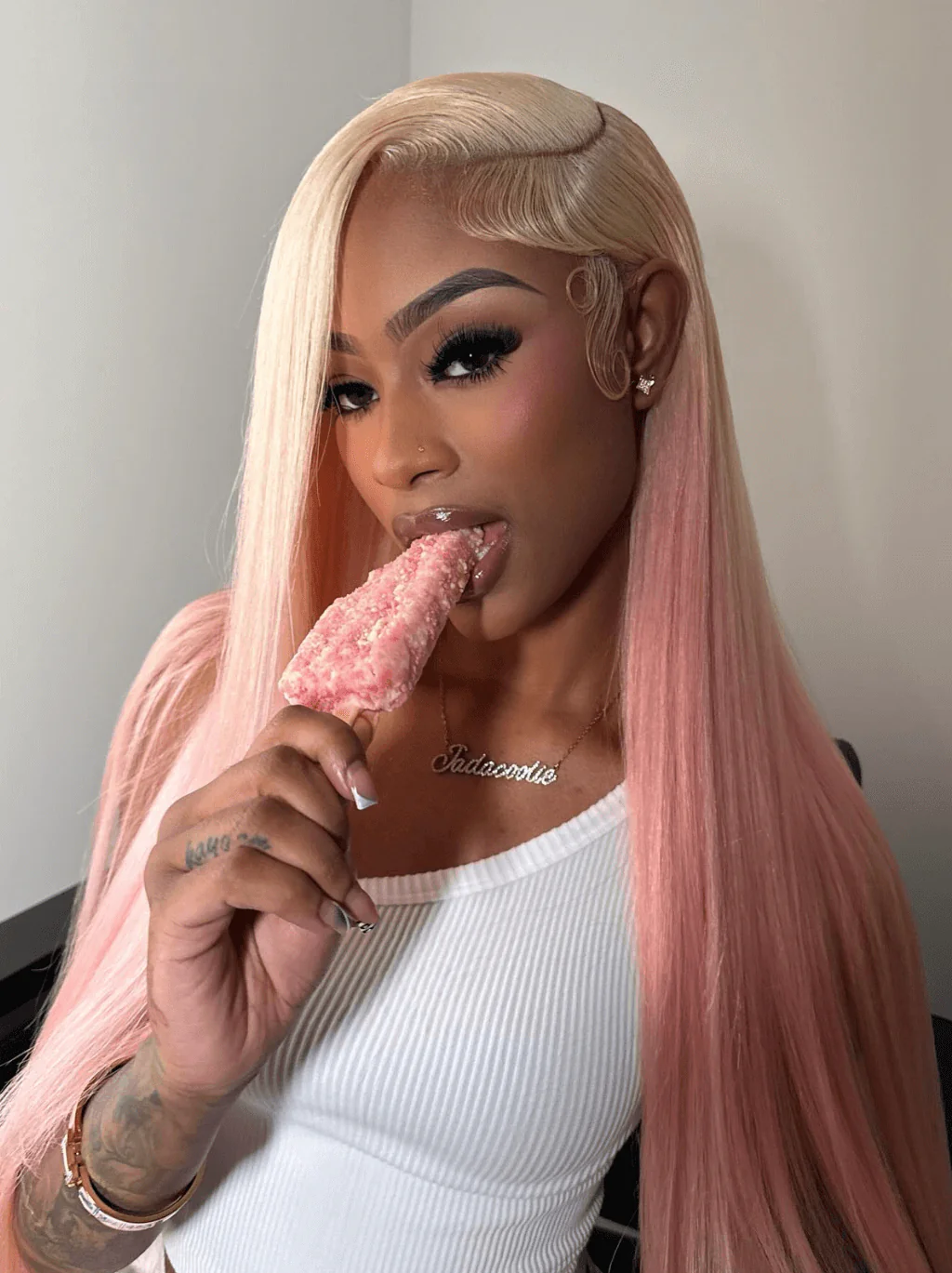 Dorsanee Ombre Blonde Light Pink Bone Straight 13x4 Lace Front Human Hair Wigs - Image 5